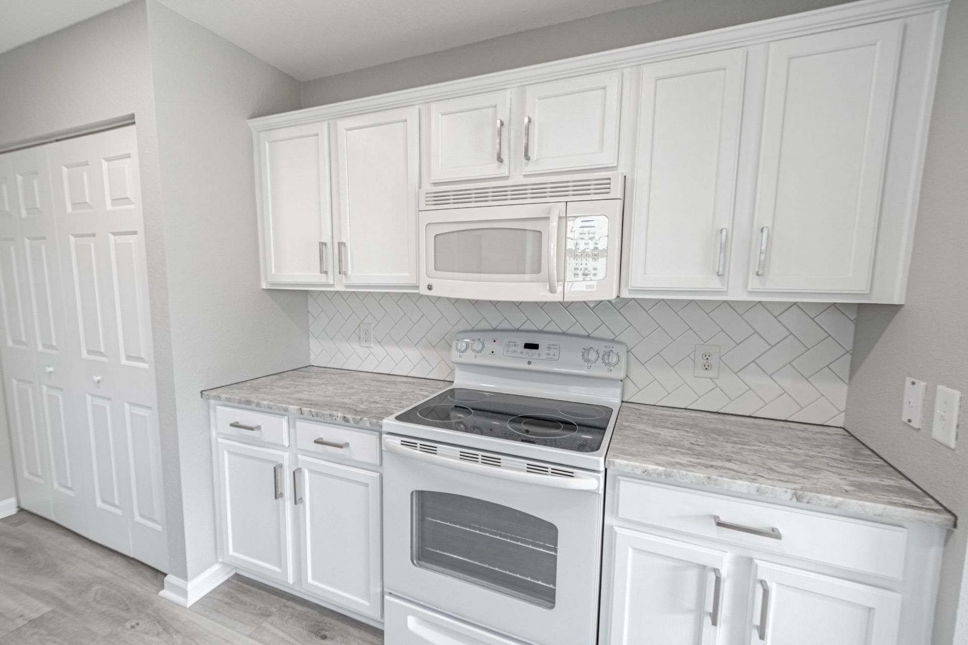 1201 Eagle Creek Dr. Photo 11