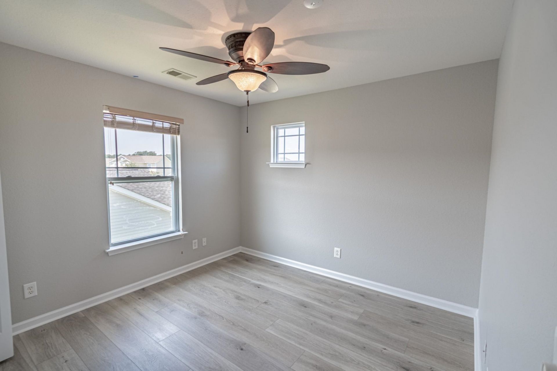 1201 Eagle Creek Dr. Photo 29