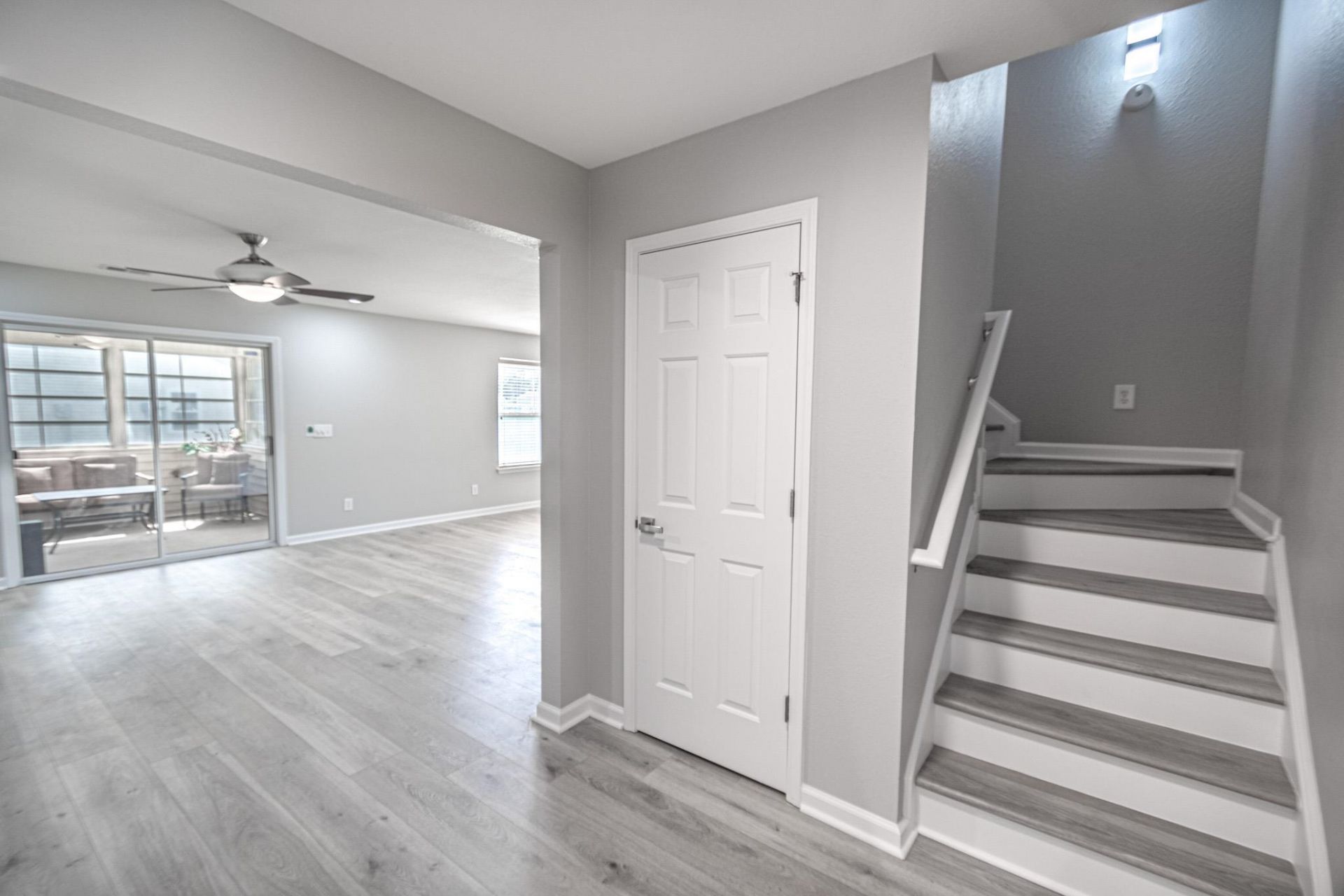 1201 Eagle Creek Dr. Photo 4