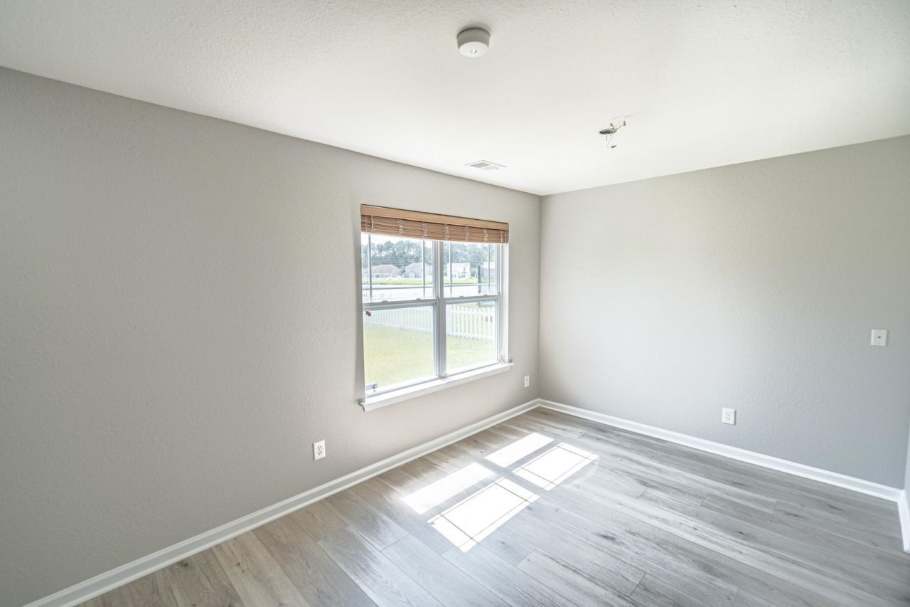 1201 Eagle Creek Dr.  Photo 5