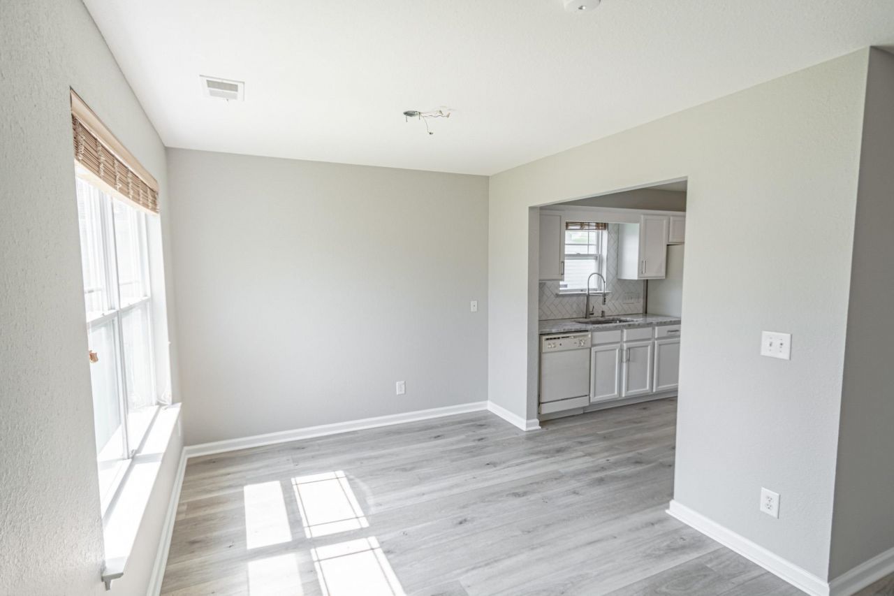 1201 Eagle Creek Dr.  Photo 6