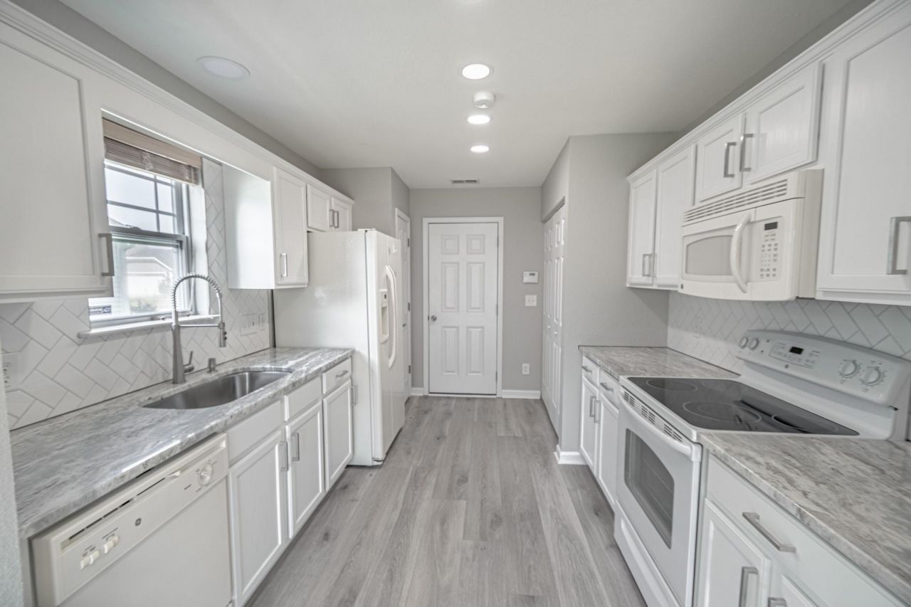 1201 Eagle Creek Dr.  Photo 7