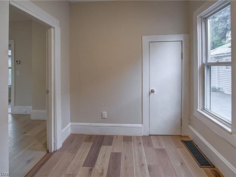 7619 Lawn Avenue, Cleveland, OH 44102 Photo 10