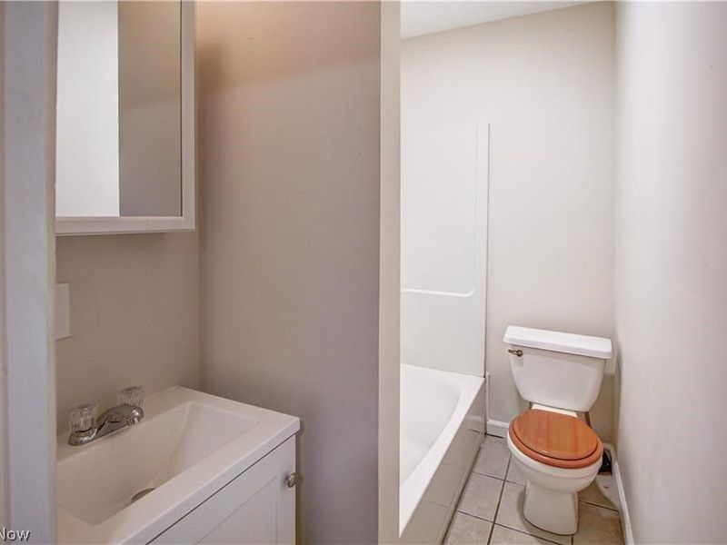 7619 Lawn Avenue, Cleveland, OH 44102 Photo 11