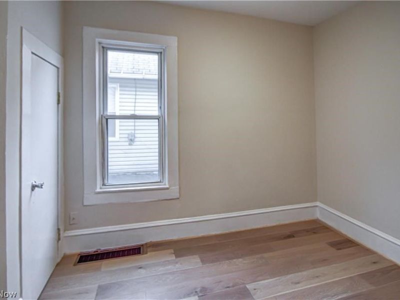 7619 Lawn Avenue, Cleveland, OH 44102 Photo 14