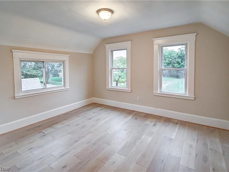 7619 Lawn Avenue, Cleveland, OH 44102 Photo 19