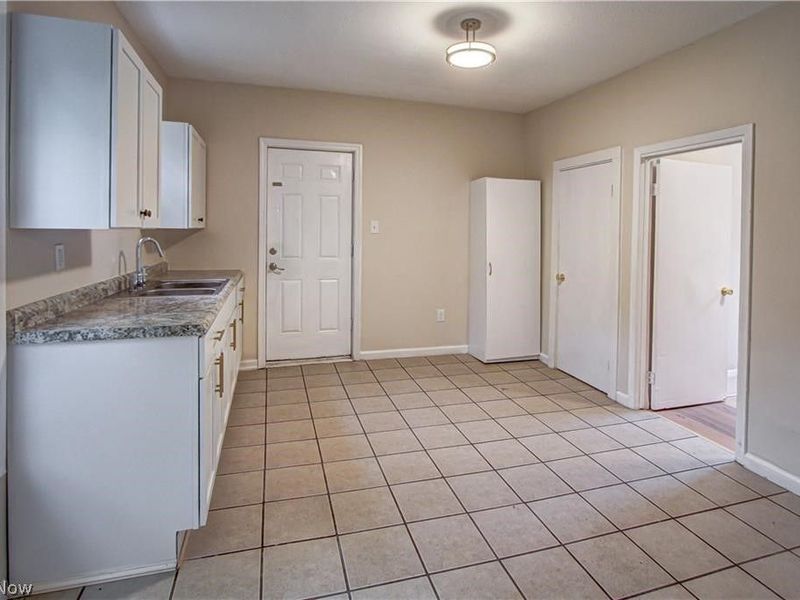 7619 Lawn Avenue, Cleveland, OH 44102 Photo 6