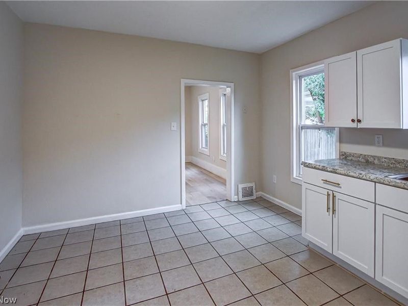 7619 Lawn Avenue, Cleveland, OH 44102 Photo 8