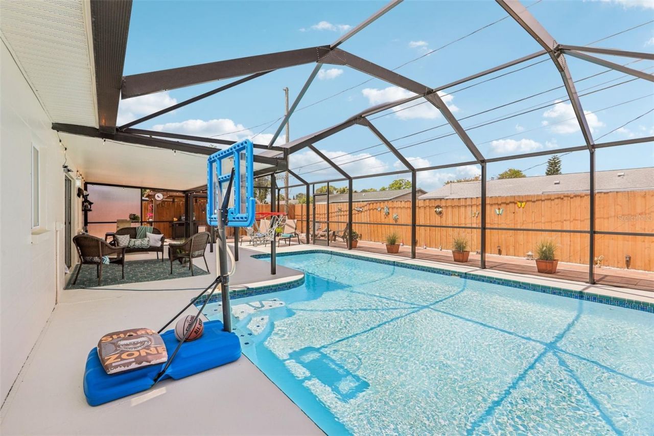 8541 75th Place , Seminole, FL 33777 Photo