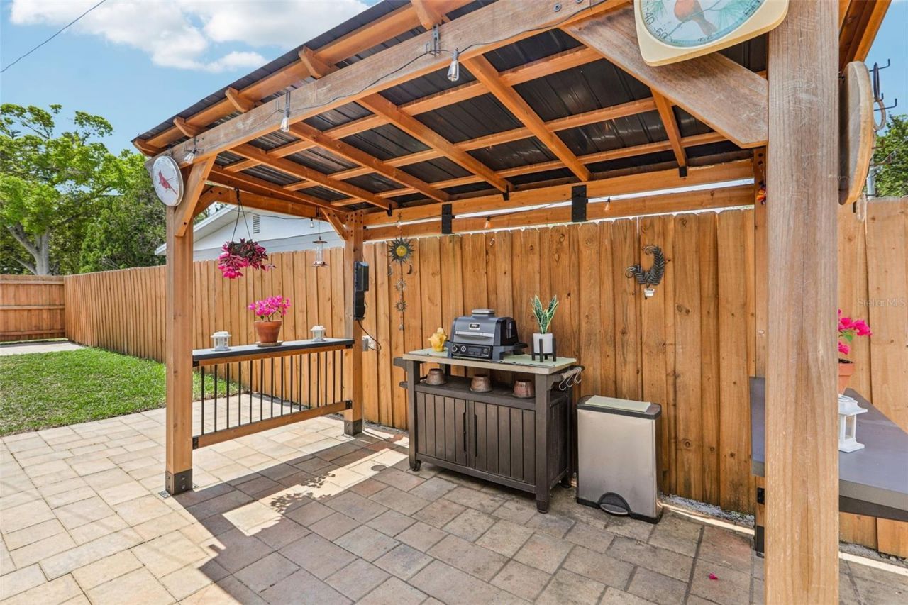 8541 75th Place , Seminole, FL 33777 Photo