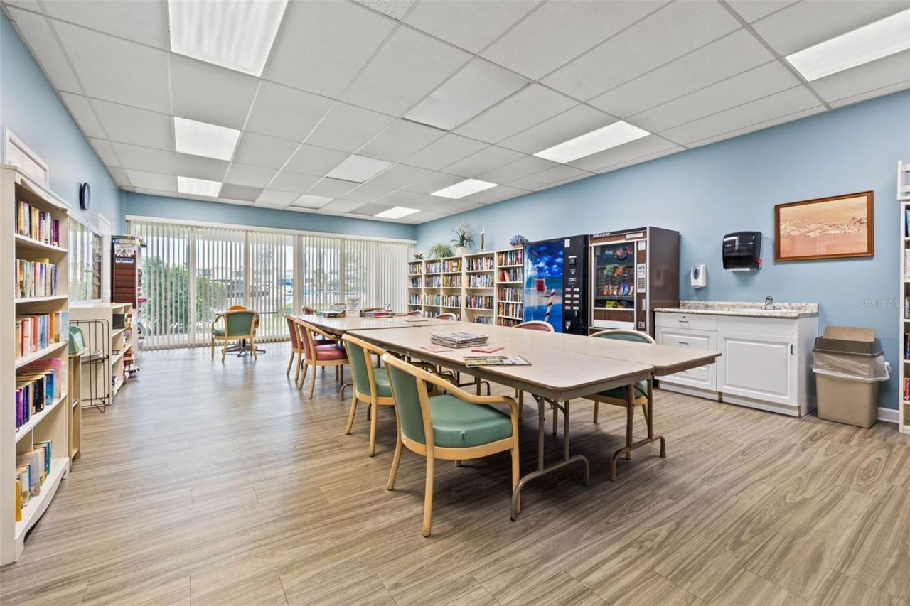 7625 Sun Island Drive S, Unit 207, South Pasadena, FL 33707 Photo