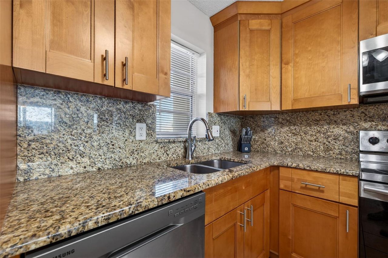 7625 Sun Island Drive S, Unit 207, South Pasadena, FL 33707 Photo