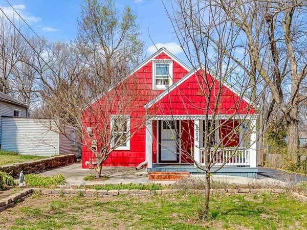 2004 NE 37th Terrace, Kansas City, MO 64116