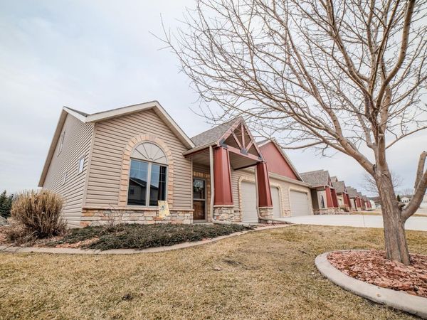 412 19th Avenue W, Unit G, West Fargo, ND 58078