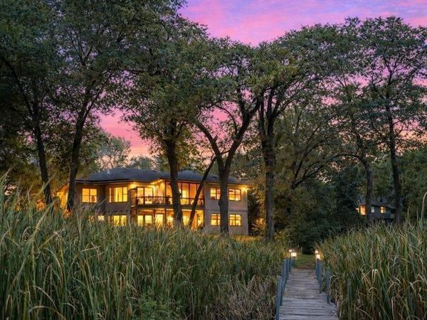 19900 Cottagewood Road , Deephaven, MN 55331