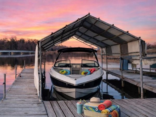 19900 Cottagewood Road , Deephaven, MN 55331