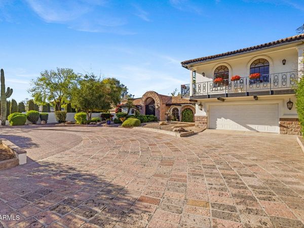 320 W BETHANY HOME Road, Phoenix, AZ 85013