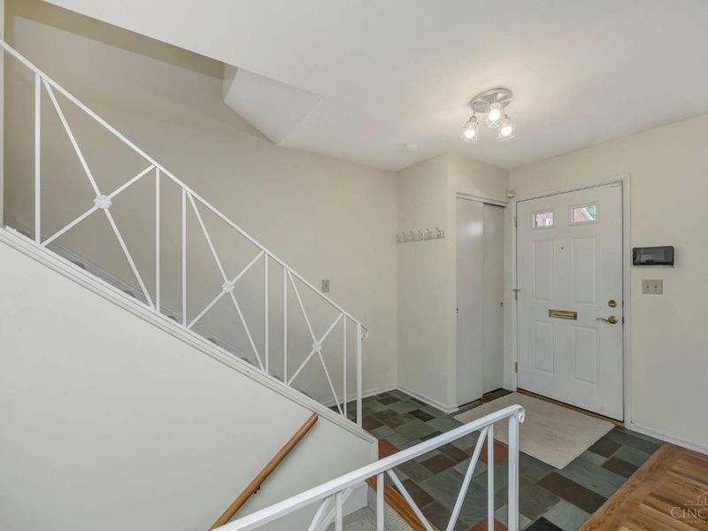 19 Creekwood Square, Glendale, OH 45246 Photo 14