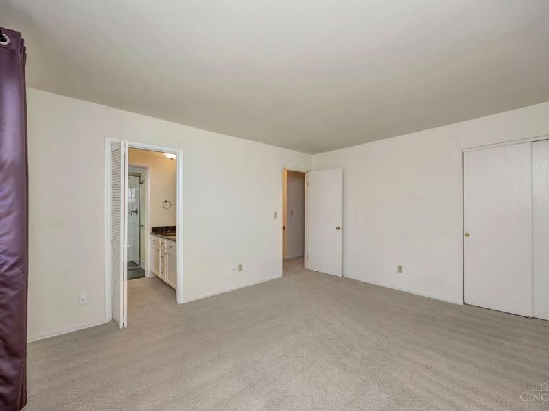 19 Creekwood Square, Glendale, OH 45246 Photo 17