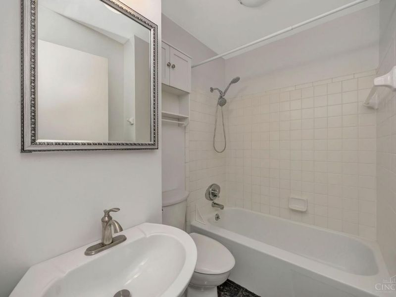 19 Creekwood Square, Glendale, OH 45246 Photo 25