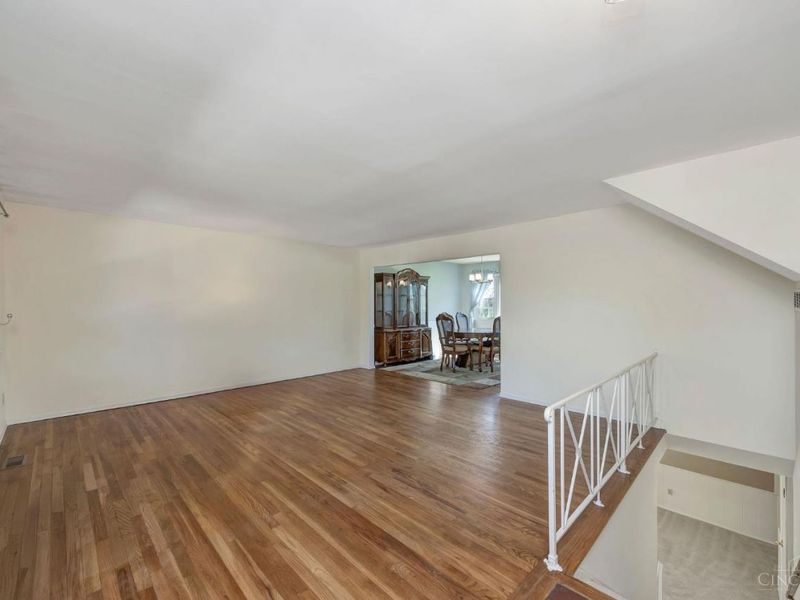 19 Creekwood Square, Glendale, OH 45246 Photo 3