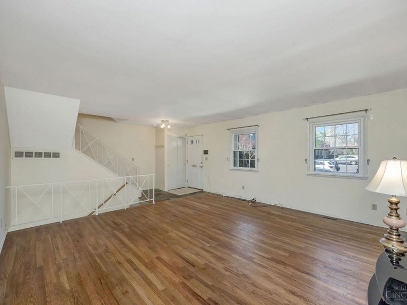 19 Creekwood Square, Glendale, OH 45246 Photo 4