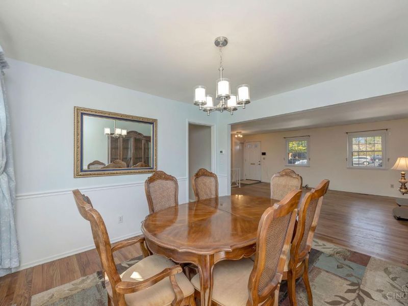 19 Creekwood Square, Glendale, OH 45246 Photo 9