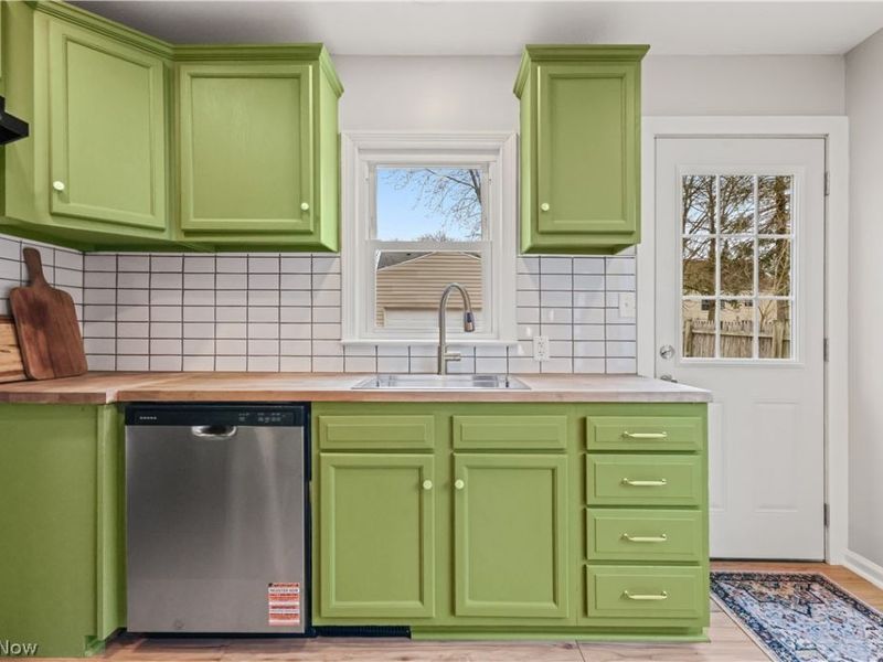 1265 Greenwood Avenue, Akron, OH 44320 Photo 2