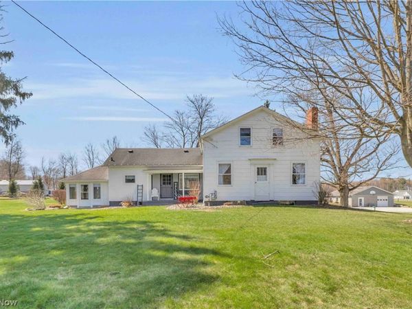 16236 Old State Road , Middlefield, OH 44062