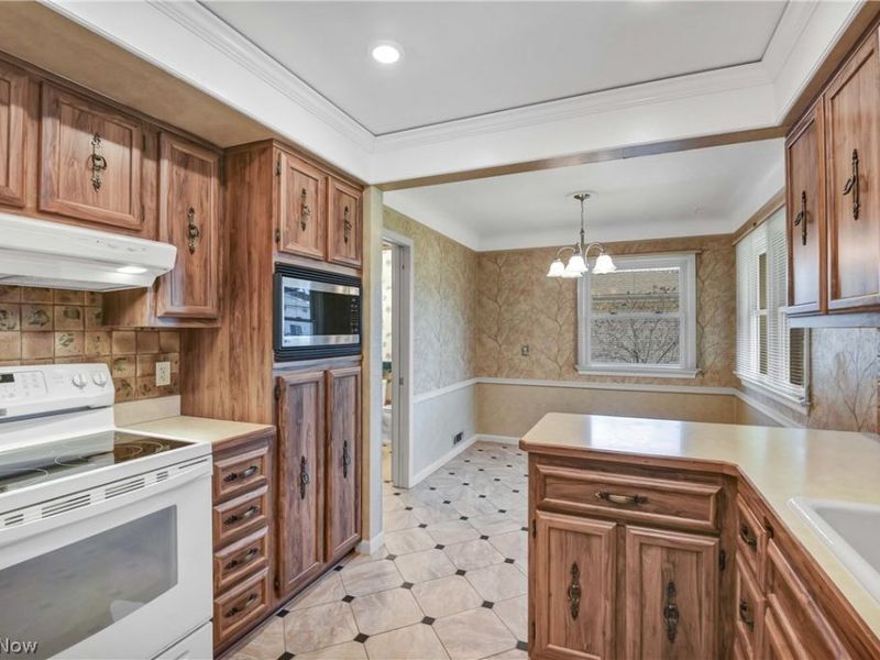 13397 Cherokee Trail, Middleburg Heights, OH 44130 Photo 14