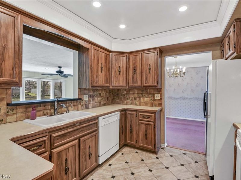 13397 Cherokee Trail, Middleburg Heights, OH 44130 Photo 15