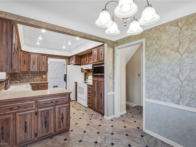 13397 Cherokee Trail, Middleburg Heights, OH 44130 Photo 16