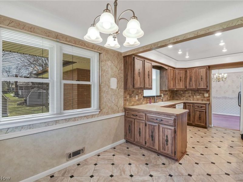 13397 Cherokee Trail, Middleburg Heights, OH 44130 Photo 17