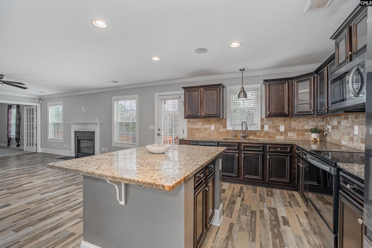 1001 Acacia Lane Photo 15