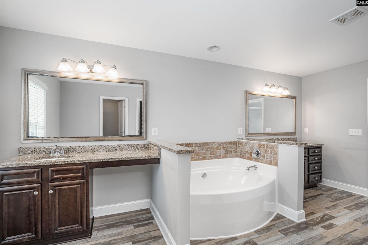 1001 Acacia Lane Photo 24