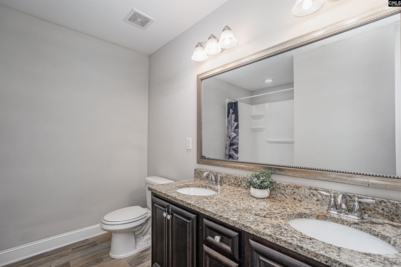 1001 Acacia Lane Photo 36