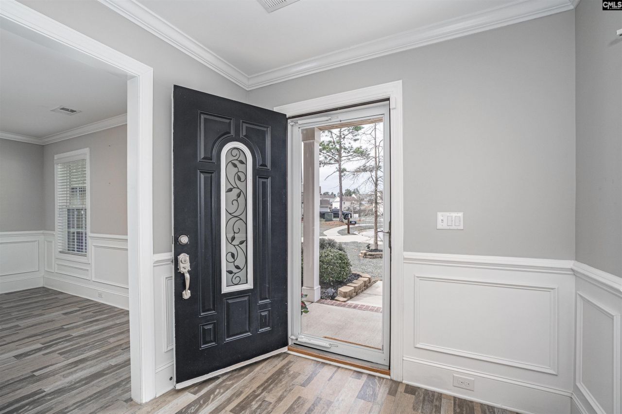 1001 Acacia Lane Photo 4