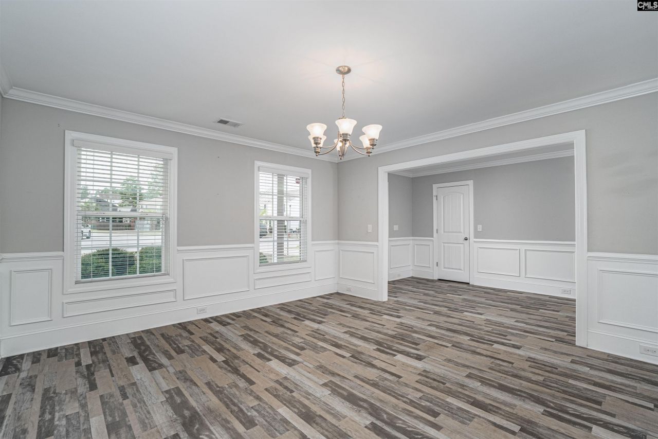 1001 Acacia Lane Photo 8