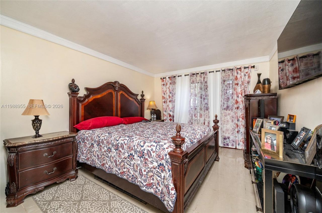 7095 NW 179th St, Unit 110, Hialeah, FL 33015 Photo