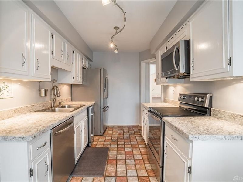 17 Nicholson Court, Centerville, OH 45459 Photo 7