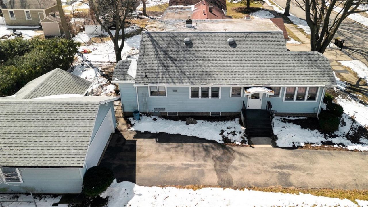 306 W Madison Street, Belvidere, IL 61008 Main Photo