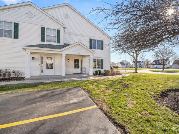 746 Fieldcrest Drive, Unit B, South Elgin, IL 60177