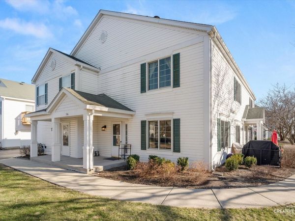746 Fieldcrest Drive , Unit B, South Elgin, IL 60177