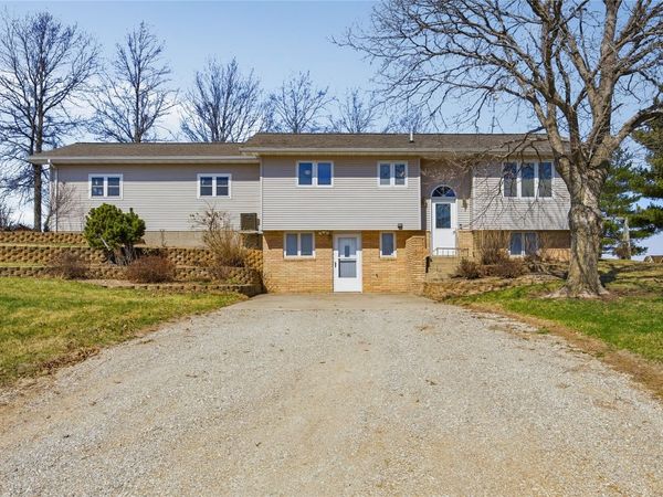 4610 200th St , Deep River, IA 52222