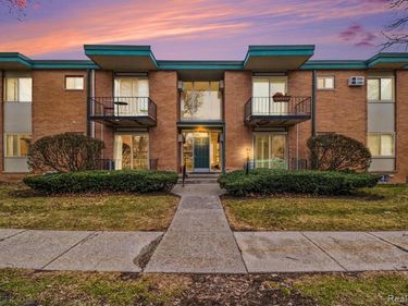 1840 Axtell Drive, Troy, MI 48084