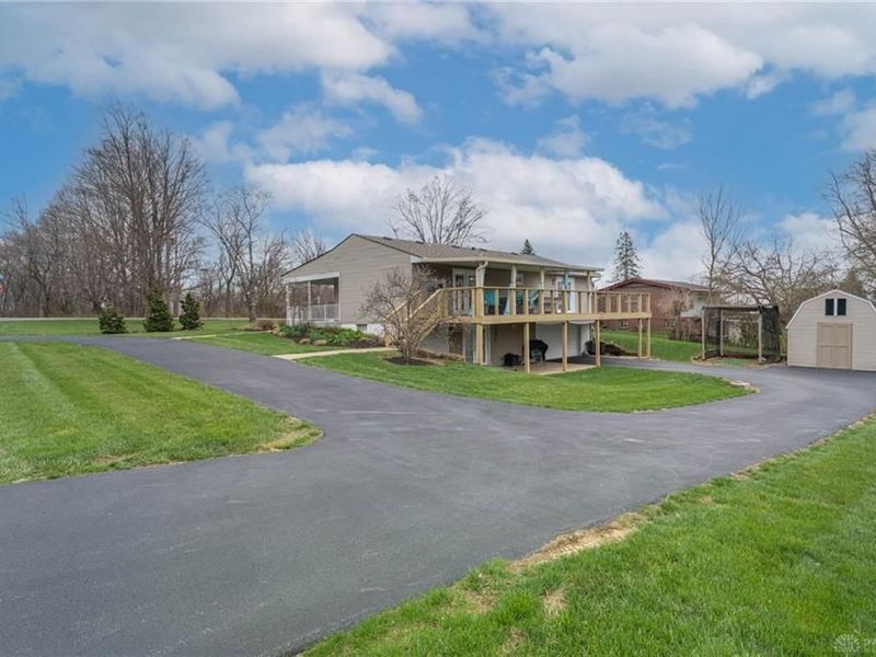 8267 S Brown School Road, Vandalia, OH 45377 Photo 2