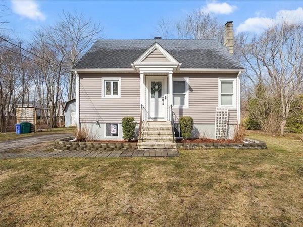 17 Davis Ave, Attleboro, MA 02703