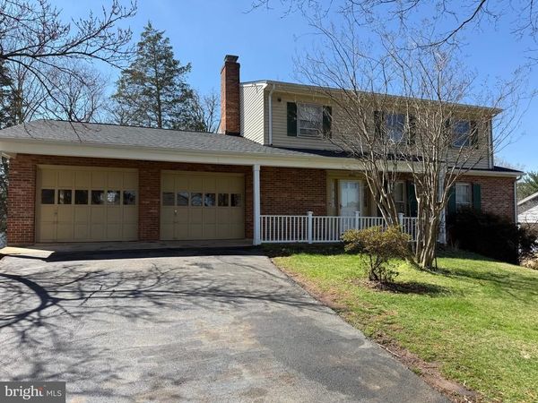 8906 WEIR STREET, MANASSAS, VA 20110