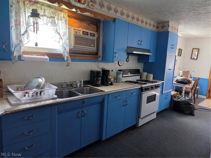 650 Sharp Street , Salem, OH 44460 Photo 2