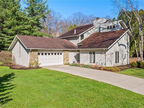 960 Poulsen Drive , Akron, OH 44313